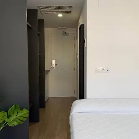 Micasainn Coliving 旅馆 *